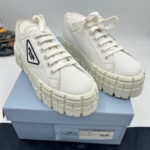 Women’s Prada double wheel chunky low top sneakers size 40 made in Italy